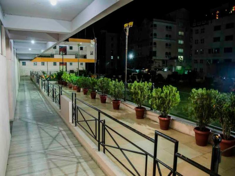 Hotel Kanha Indore Esterno foto