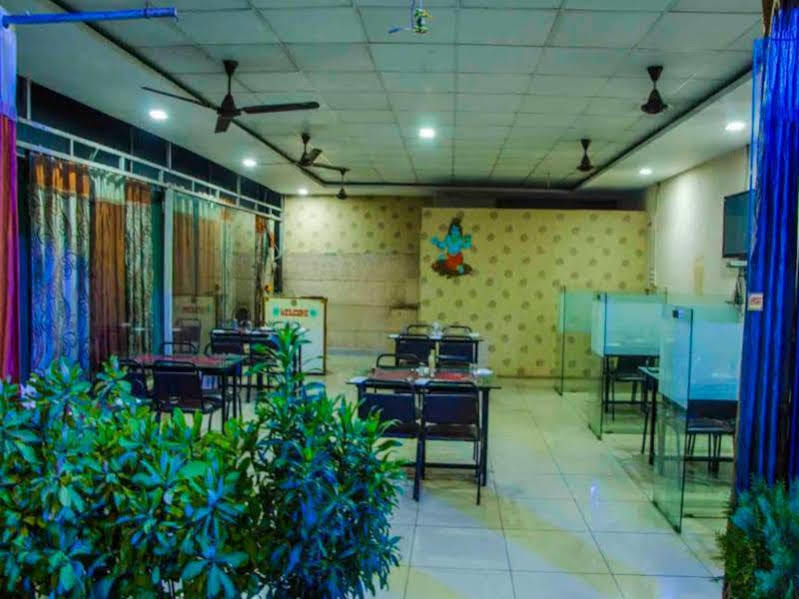 Hotel Kanha Indore Esterno foto