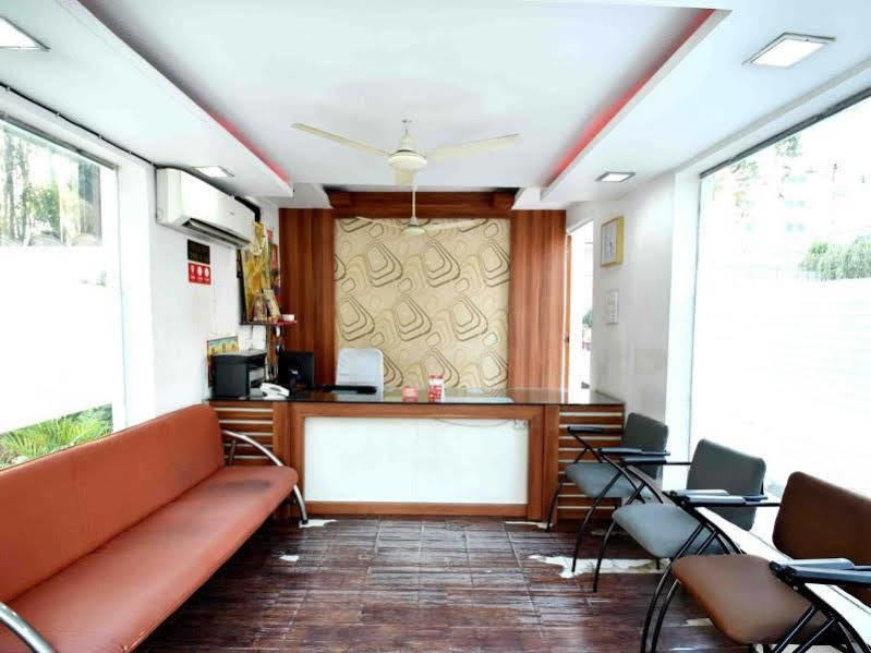 Hotel Kanha Indore Esterno foto